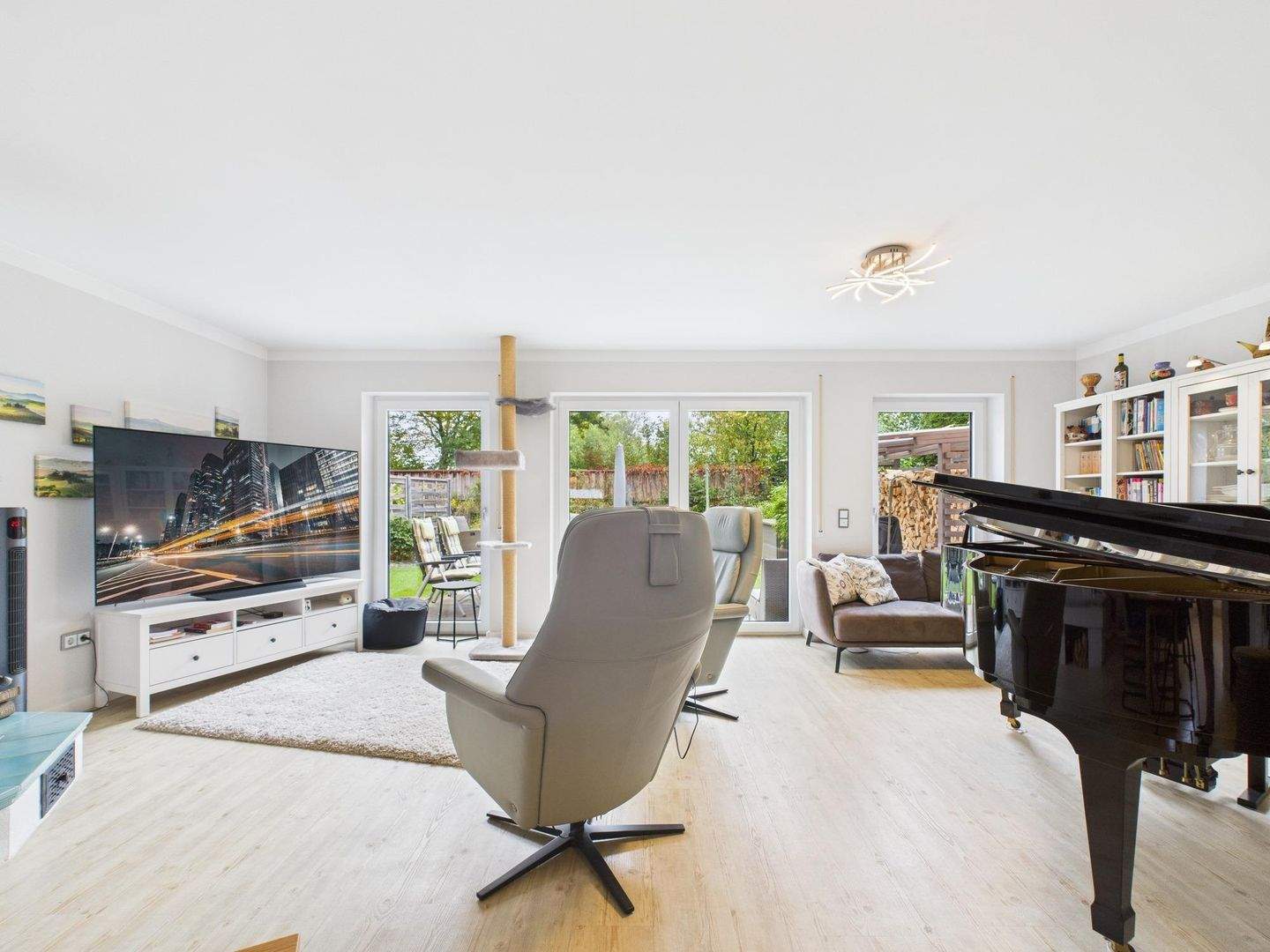 Thumbnail-Liebevoll modernisierte Doppelhaushälfte mit Gartenidylle