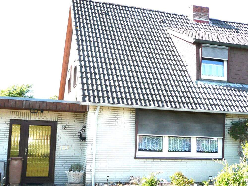 Thumbnail-25355 Barmstedt Doppelhaushälfte FREI ab Juni 2026 , ruhige Lage mit großzügiger hinterer begrünter Gartenfläche !
