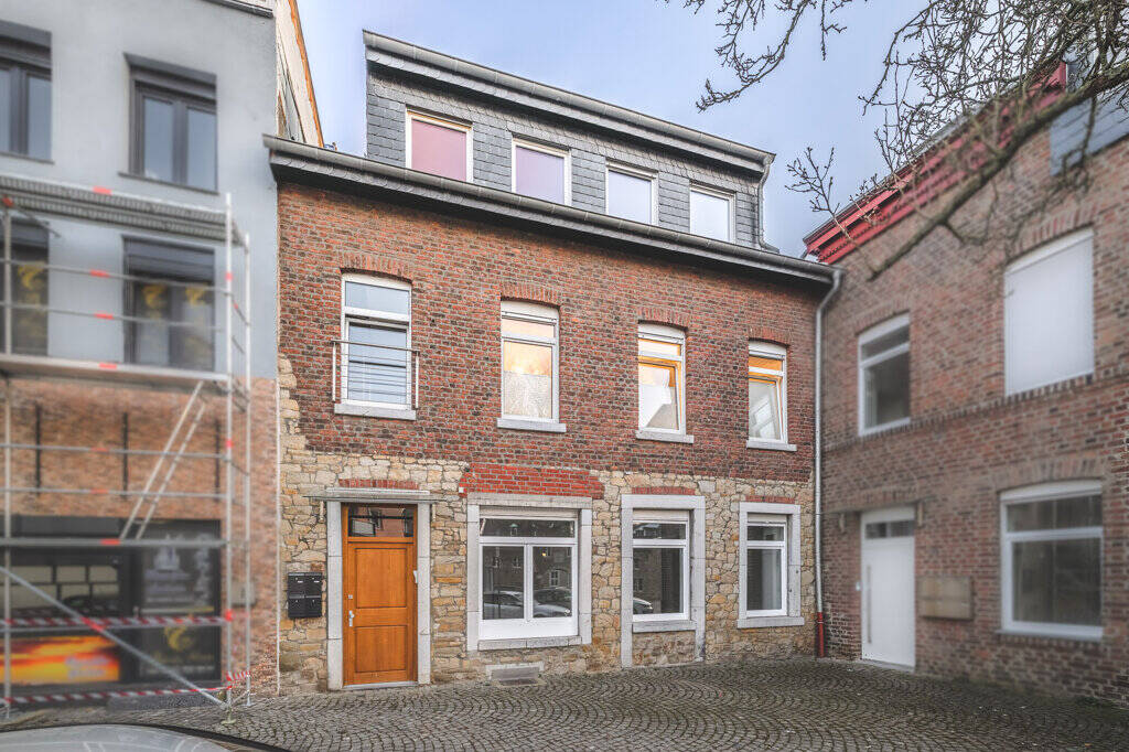 Thumbnail-Gepflegtes und saniertes Vierfamilienhaus mit großer Einheit zur Eigennutzung im Herzen von Stolberg