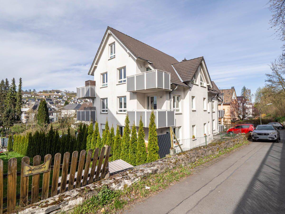 Thumbnail-Wohnen über den Dächern von Meschede - Helle Maisonettewohnung mit Balkon und Garage