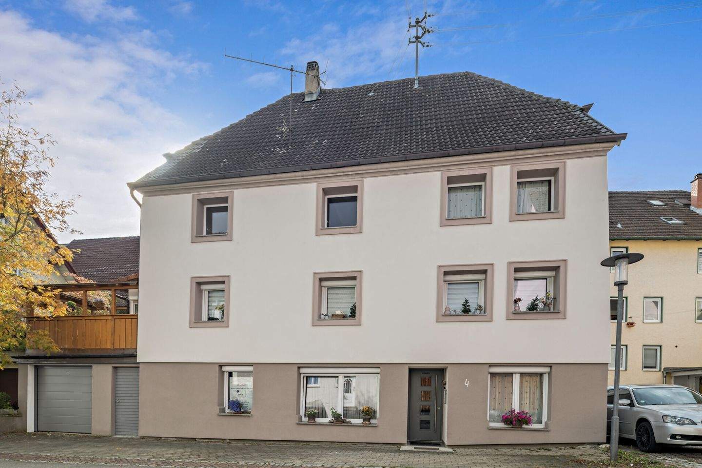 Thumbnail-PROVISIONSFREI - Renoviertes Haus mit 2 Wohneinheiten und Terrasse im Möhringer Städtle