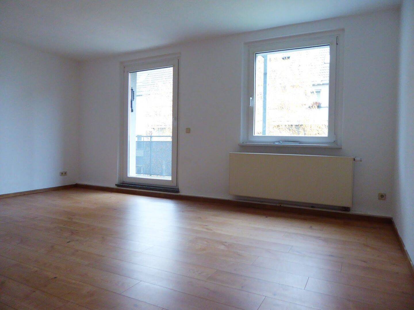 Thumbnail-3 Zimmer mit Balkon im 1.Obergeschoß
