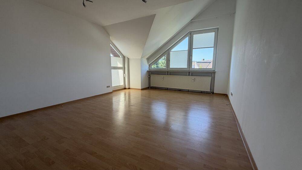 Thumbnail-Großzügige 2-Zimmer-Wohnung mit Balkon & TG-Stellplatz!