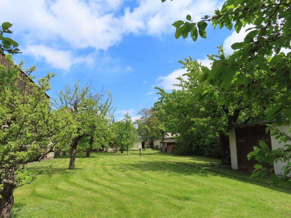 Thumbnail-Sonniges Baugrundstück mit Freizeitbungalow und Garage in Hohenleuben zu verkaufen