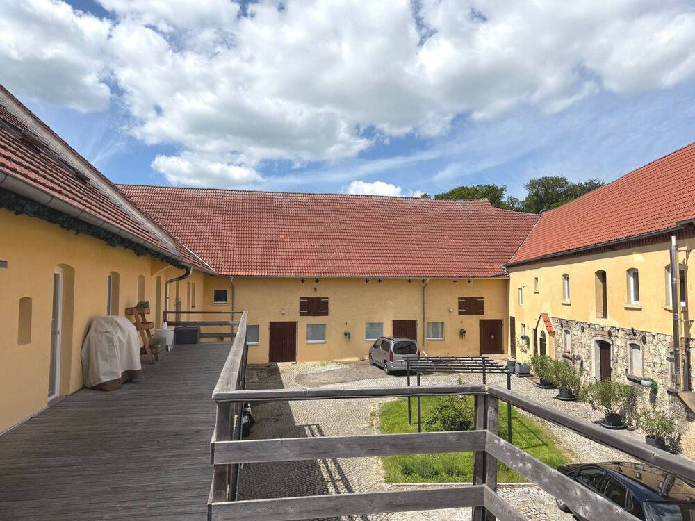 Thumbnail-Riesiger Dreiseitenhof zwischen Jena und Eisenberg auf 3.000 Quadratmetern Grund mit vier Wohneinheiten - Top Zustand