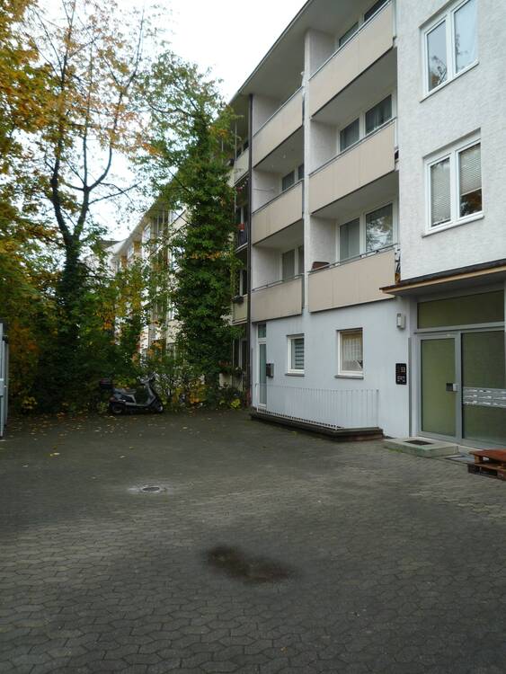 Thumbnail-gepflegte, helle,moderne 2 ZW , neues Echtholzparkett, Bad mit Wanne und Fenster, Balkon
