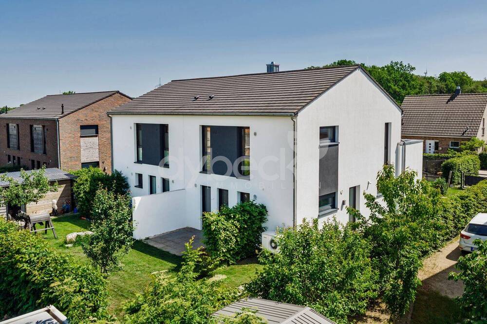 Thumbnail-Neuwertige Doppelhaushälfte im KfW-40-Standard in familienfreundlicher Lage von Lüneburg Häcklingen.