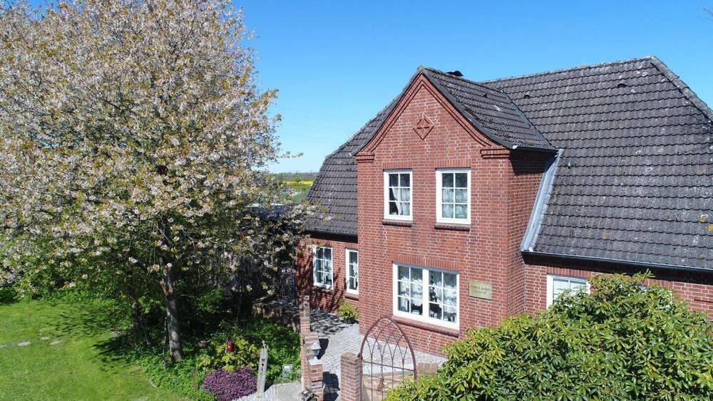 Thumbnail-Charmantes Haus vor den Toren von Husum für die Große Familie mit vielen Nebenräumen - auch für Gewerbe geeignet