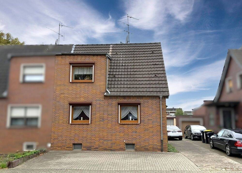 Thumbnail-Gepflegte Doppelhaushälfte mit zwei Garagen und großem Garten in Duisburg-Overbruch!