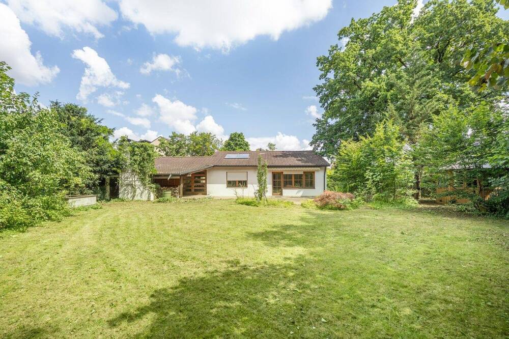 Thumbnail-AIGNER - Renovierungsbedürftiges Einfamilienhaus in begehrter Lage von Fürstenfeldbruck