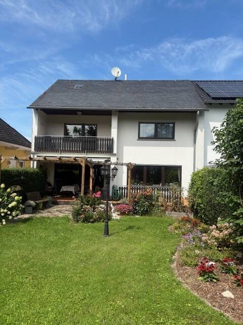 Thumbnail-Gepflegtes Einfamilienhaus mit Garten und Doppelgarage