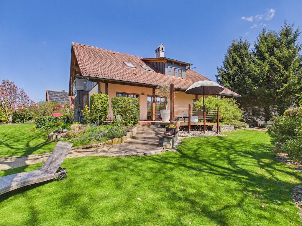 Thumbnail-Exklusives Design-Einfamilienhaus mit ELW und herrlich sonnigem Garten in ruhiger Wohnlage
