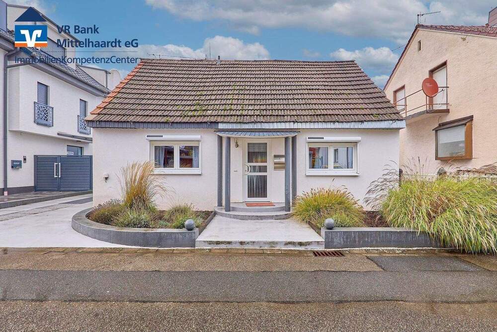 Thumbnail-Gemütliches Einfamilienhaus mit großzügigem Grundstück in Ellerstadt!