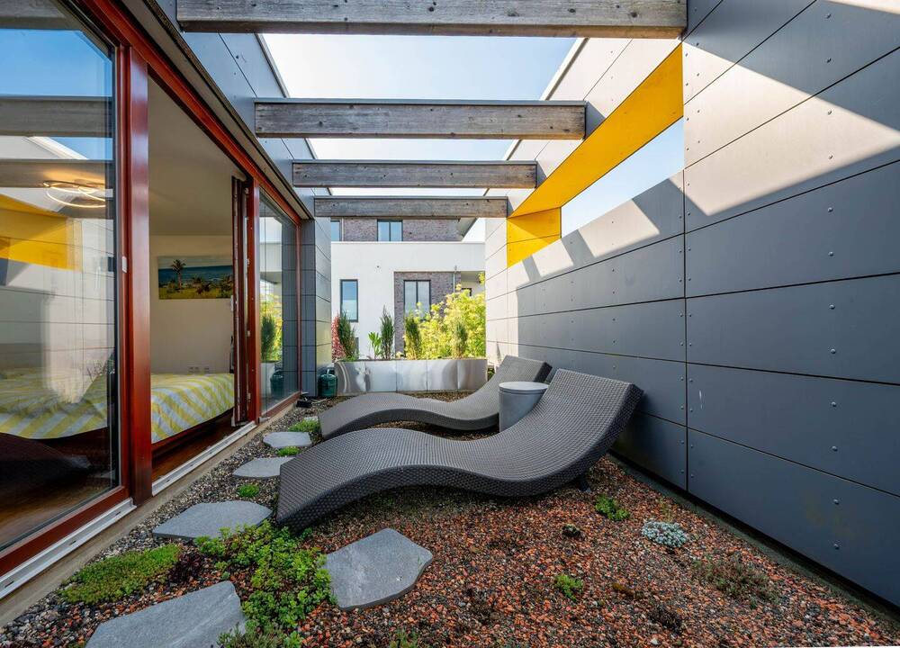 Thumbnail-Architektur seiner Zeit voraus - Modernes Reihenendhaus mit Dachatrium am Riedberg (Altkönigblick)