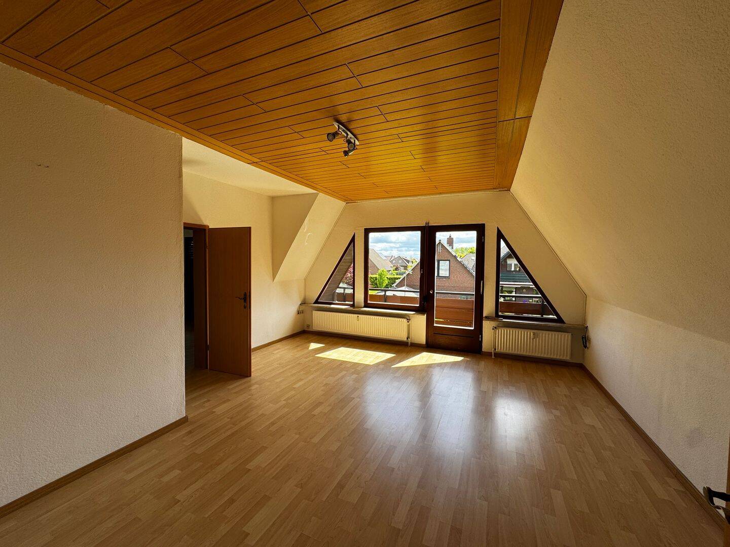 Thumbnail-2 ZKB-Wohnung mit EBK und Balkon zu vermieten!