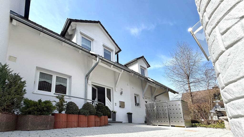Thumbnail-Top gepflegtes Reihenmittelhaus mit Doppelgarage in VS-Villingen