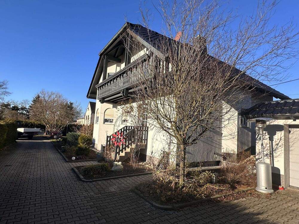 Thumbnail-modernes Einfamilienhaus mit großer Doppelgarage und Platz für 3 weitere Baugrundstücke !