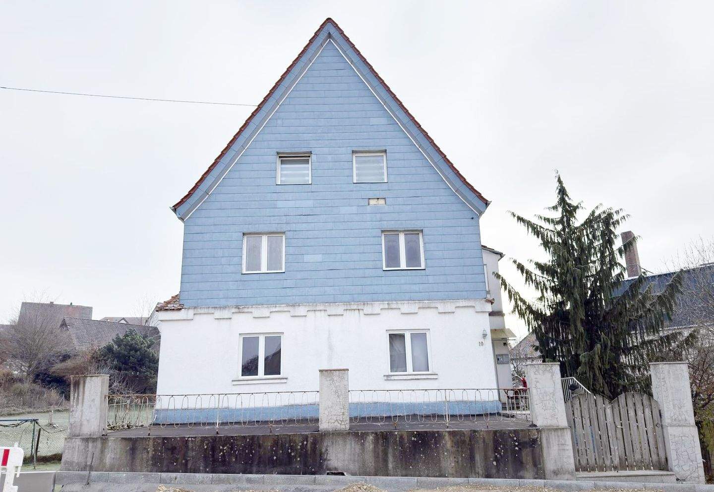 Thumbnail-Zweifamilienhaus in Ichenhausen mit Garten und Garage