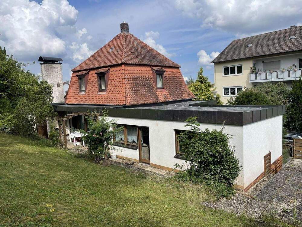 Thumbnail-Renovierungsbedürftiges Einfamilienhaus im Süden von Ansbach!