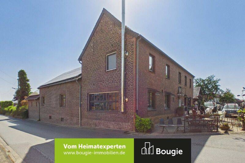 Thumbnail-Großzügiges Wohnhaus mit Charakter und vielseitigen Möglichkeiten