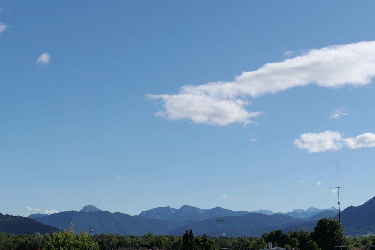 Thumbnail-Beste Aussichten: Bezugsfreie 2-Zimmer-Wohnung mit Panoramablick