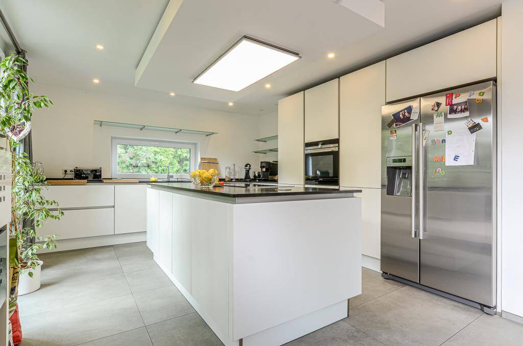 Thumbnail-Ein Familien-Wohntraum wird wahr * Freistehendes, kernsaniertes und aufgestocktes EFH * keine Dachschrägen * hochwert...