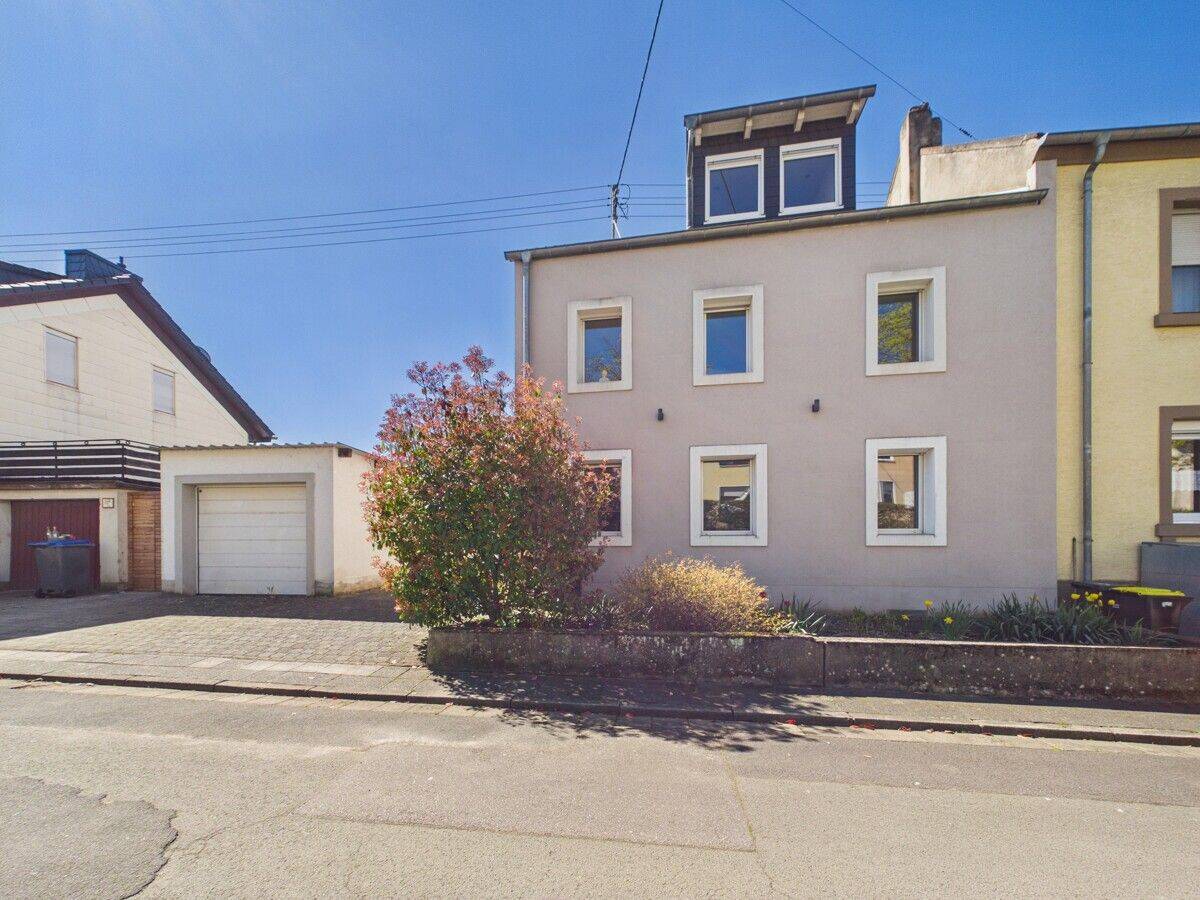 Thumbnail-Gepflegtes Einfamilienhaus mit vielseitiger Nutzung in Besseringen