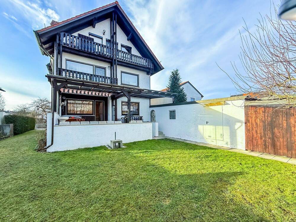 Thumbnail-*Charmantes und gut Aufgeteiltes Mehrfamilienhaus mit 4 Wohneinheiten in Freising*