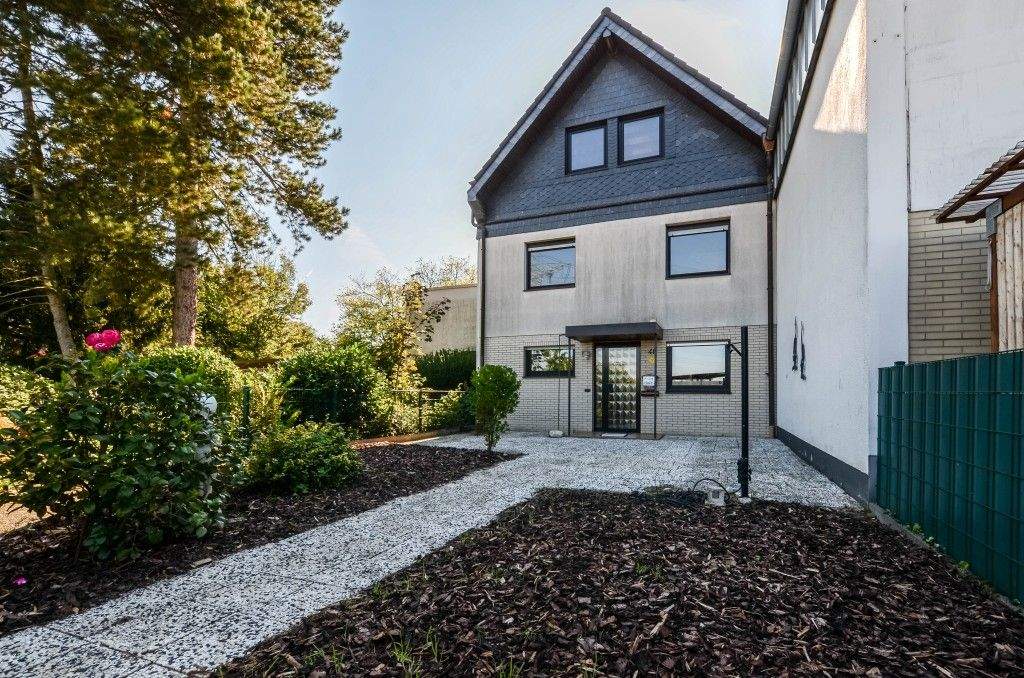 Thumbnail-Großzügiges Reihenhaus in Leverkusen-Rheindorf * 5-Zi * ca. 151,38 m² Wfl. * ca. 84,64 m² Nutzfl. * Einzelgarage * Da...