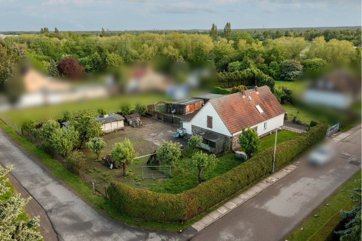Thumbnail- sanierungsbedürftiges EFH auf großem Grund in beliebter Lage 