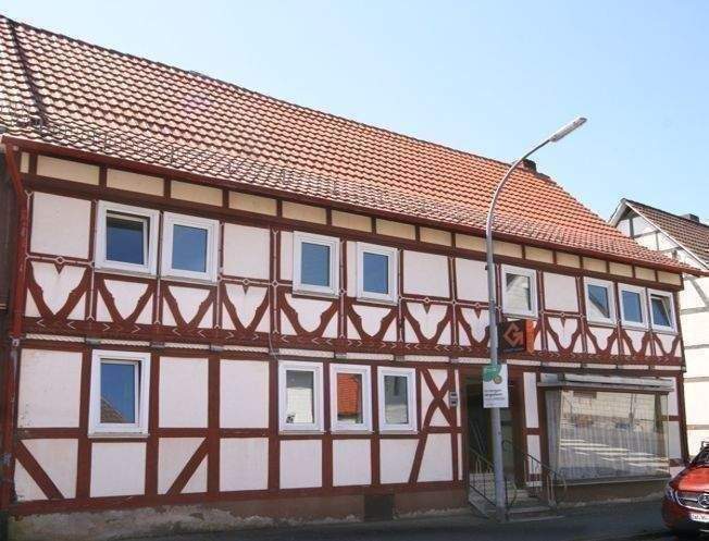 Thumbnail-Günstiges Wohnhaus, ca. 170 qm Wohnfläche, 69 qm Nutzfläche, Garten, in Abterode