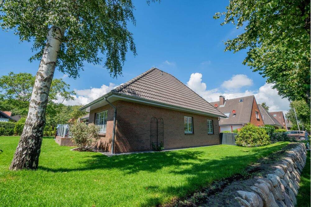 Thumbnail-Top saniertes Einfamilienhaus mit Einliegerwohnung am Südstrand