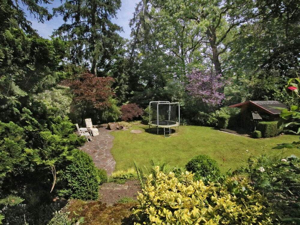 Thumbnail-Freistehendes Einfamilienhaus mit persönlichem Gartentraum