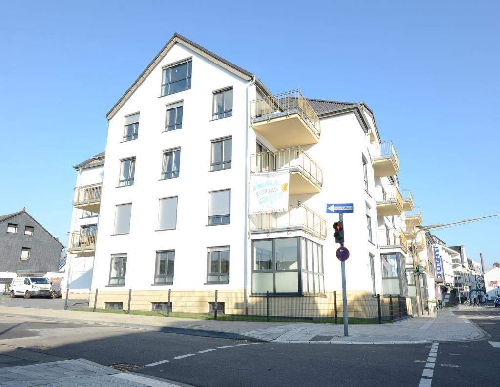 Thumbnail-Neuwertige 3 Zi. Wohnung * ca. 73,44 m² Wfl. * Wannenbad * G-WC * großer Balkon in Südlage * Einbauküche * Außenstell...