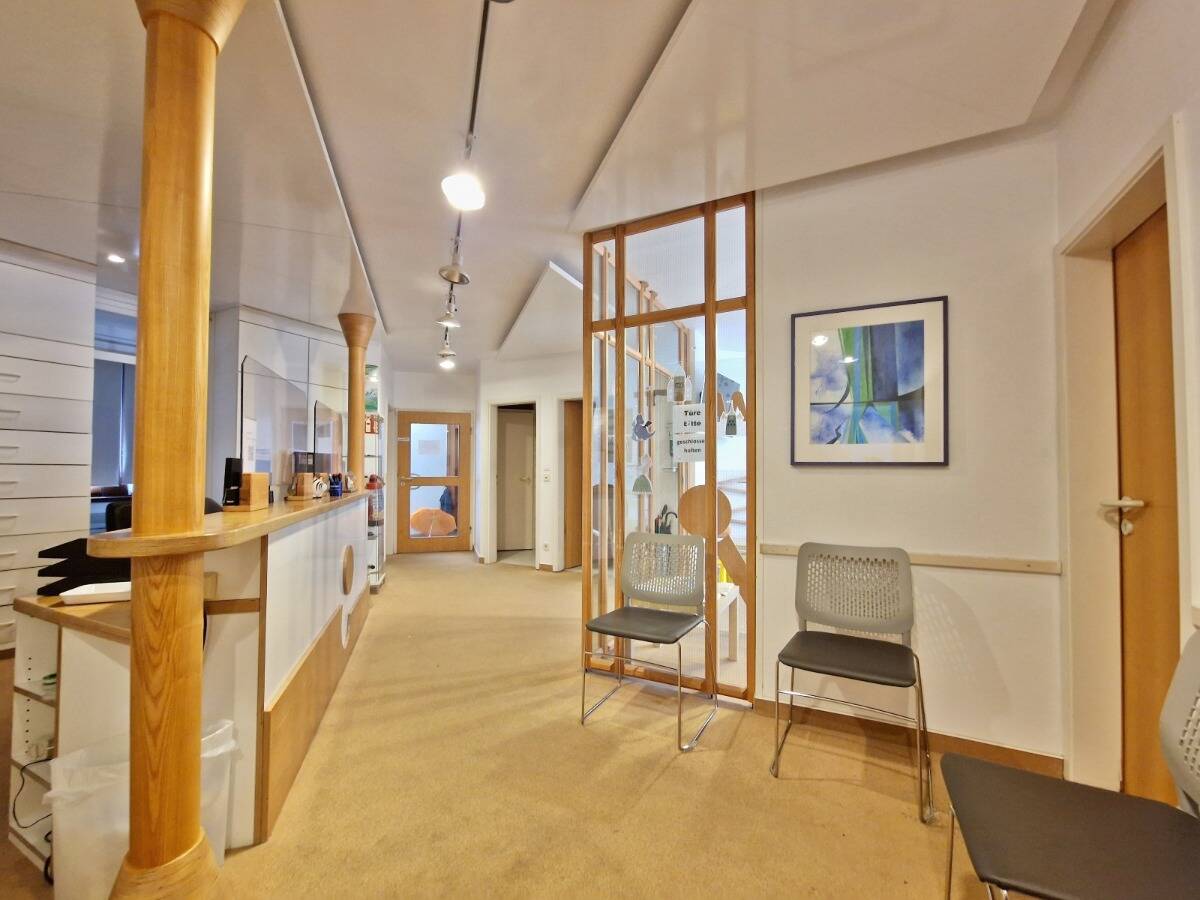 Thumbnail-Großzügige Praxis (Wohnung möglich) am Calwer Marktplatz