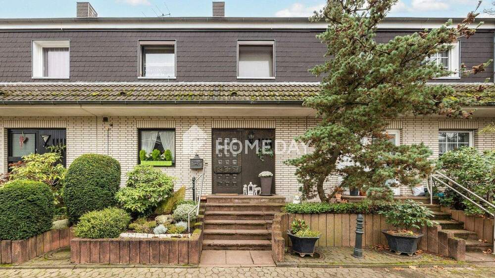 Thumbnail-Ein Zuhause mit Substanz: durchdachter Grundriss, Terrasse mit Pergola und viel Raum für Familie