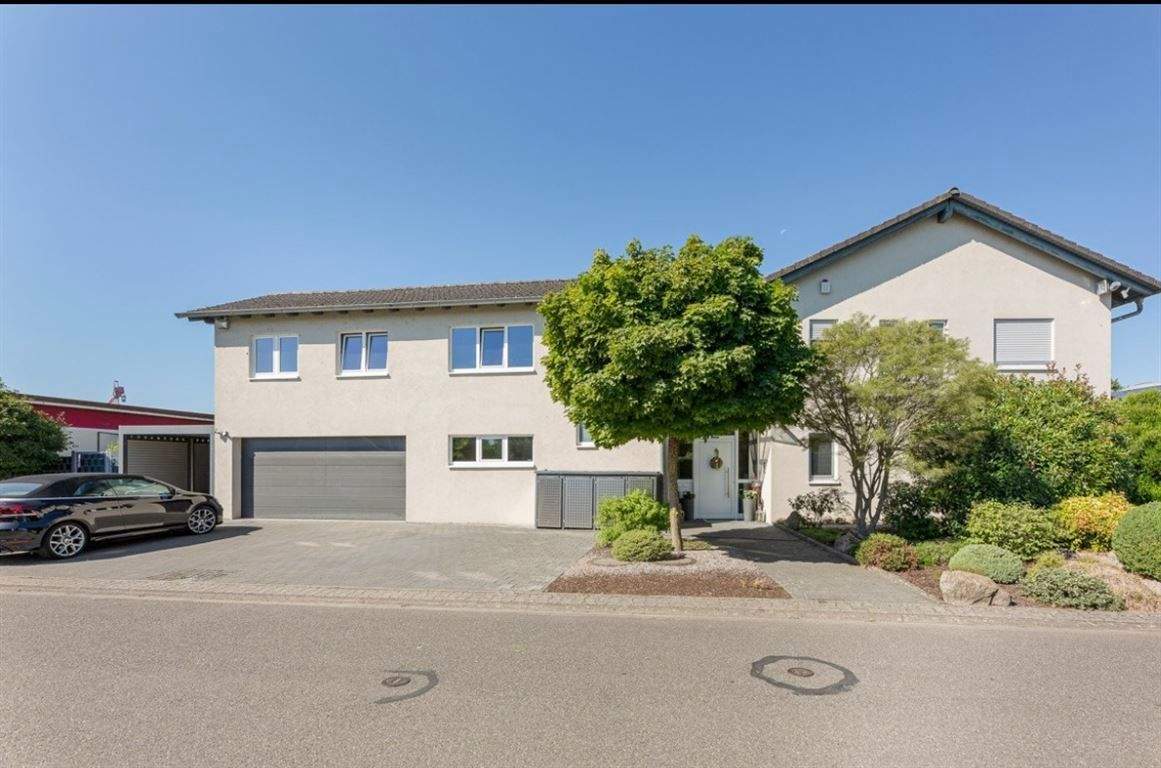 Thumbnail-Investition mit Zukunft - großzügige Immobilie mit Teilungsgenehmigung