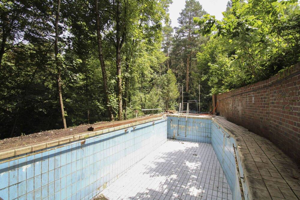 Großer beheizter Pool