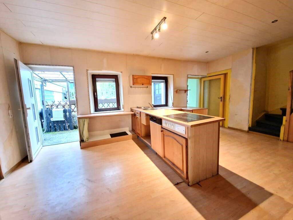 Thumbnail-Handwerker aufgepasst! Freistehendes 1FH mit Garten und Garage zu verkaufen