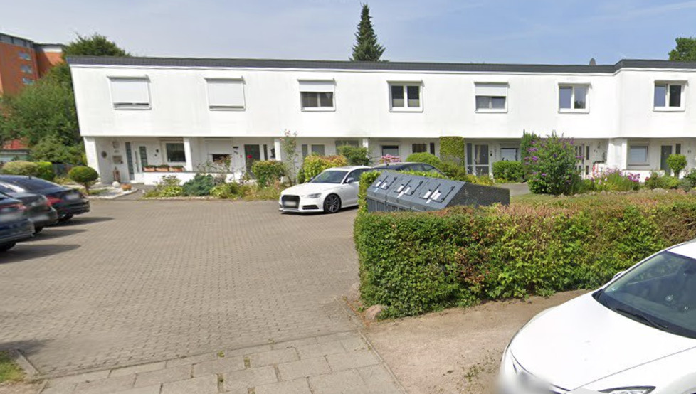 Thumbnail-*** Saniertes Einfamilienhaus mit Garten, Terrasse und Stellplatz in strategisch sehr guter und ruhigen Lage in Hamburg-Farmsen ***
