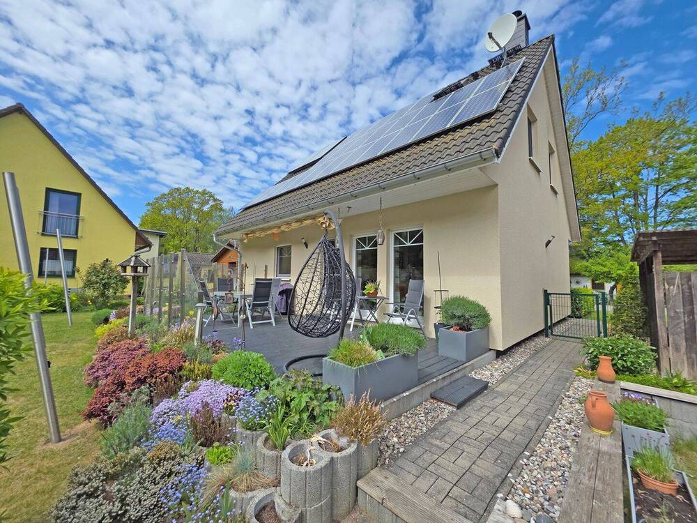 Thumbnail-Wohnen auf Rügen: Einfamilienhaus in Glowe mit großem Garten und Photovoltaik