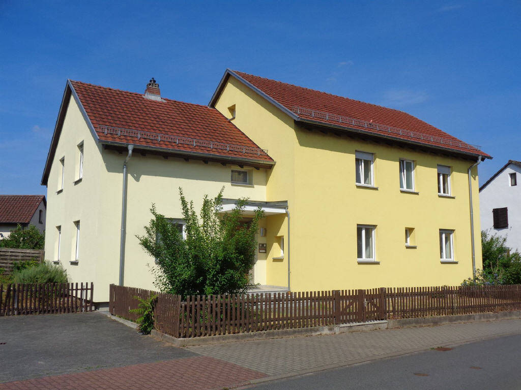 Thumbnail-Wertheim- Bestenheid: ehemaliges Pfarrhaus mit viel Platz und schönem Garten