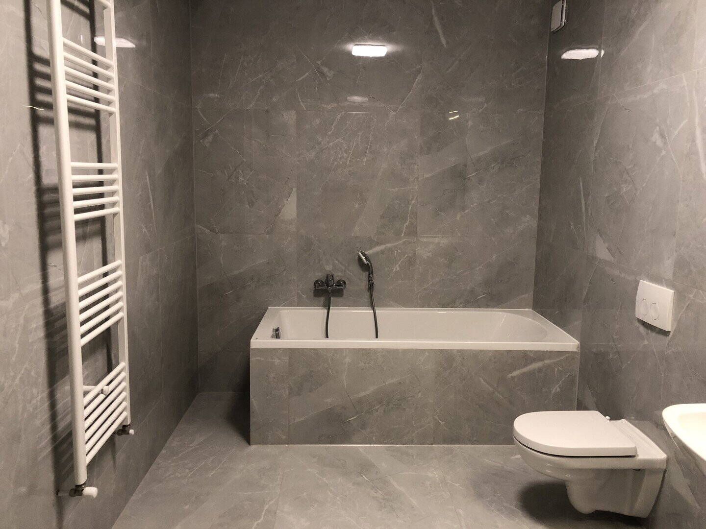 Thumbnail-Exklusive 3-Zimmer Erdgeschoss Wohnung mit Terrasse! Im Kernsaniert Mehrfamilienhaus