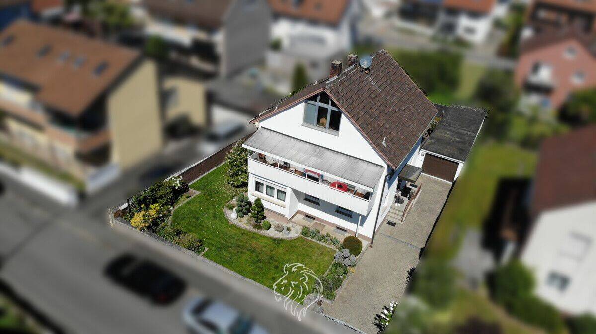 Thumbnail-Grosszügiges Haus mit schönem Garten und zentraler Lage in Sennfeld!