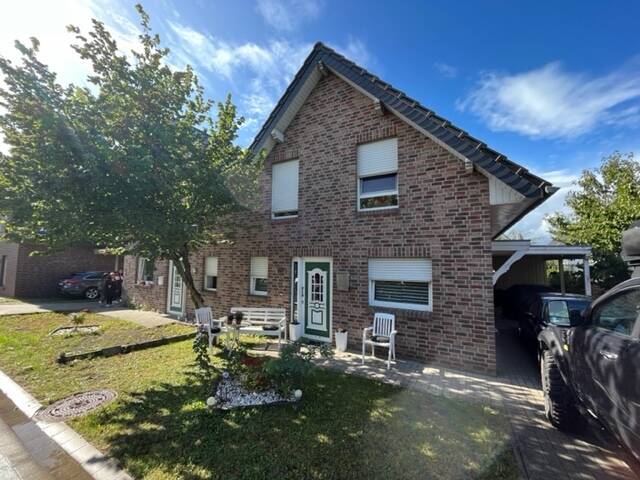 Thumbnail-Schöne Doppelhaushälfte mit Carport