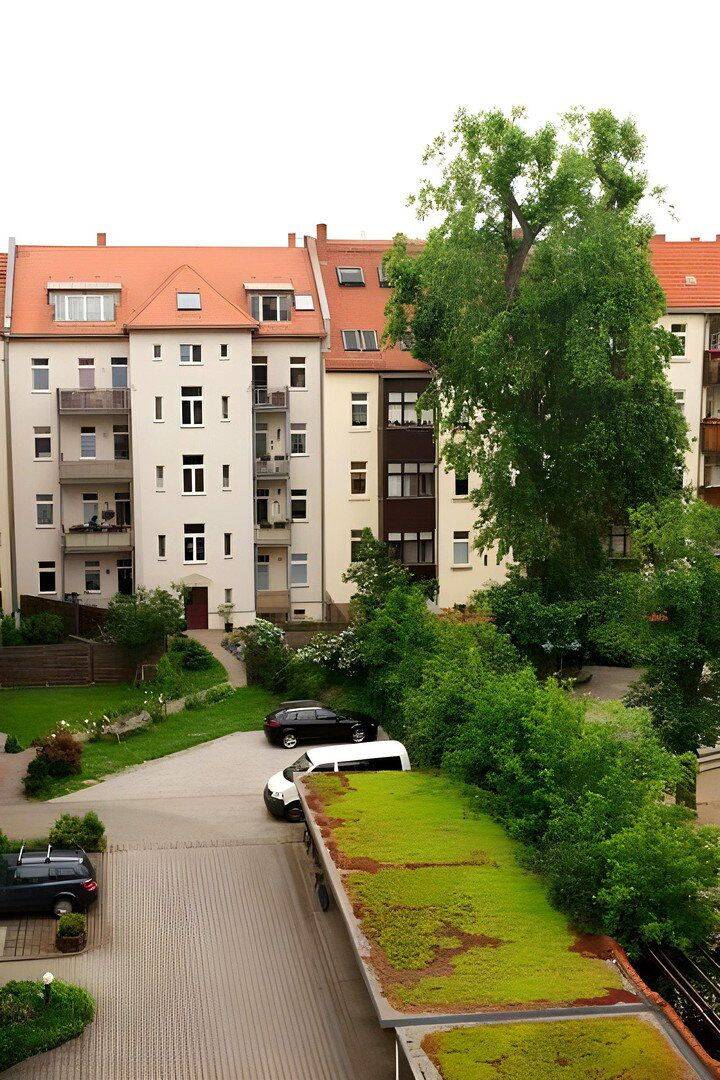 Thumbnail-Designer-BadParkettgroßer Balkon: Charmante 3-Zi-Wohnung mit EBK 3. OG