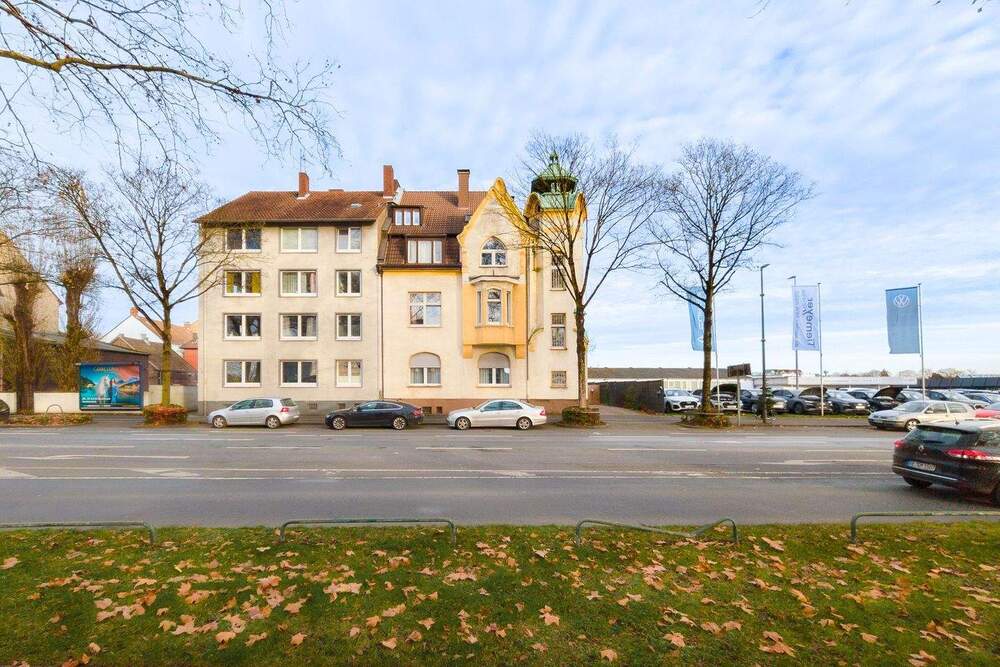 Thumbnail-4 Einheiten - 3 Garagen - 1000 m² Grundstück