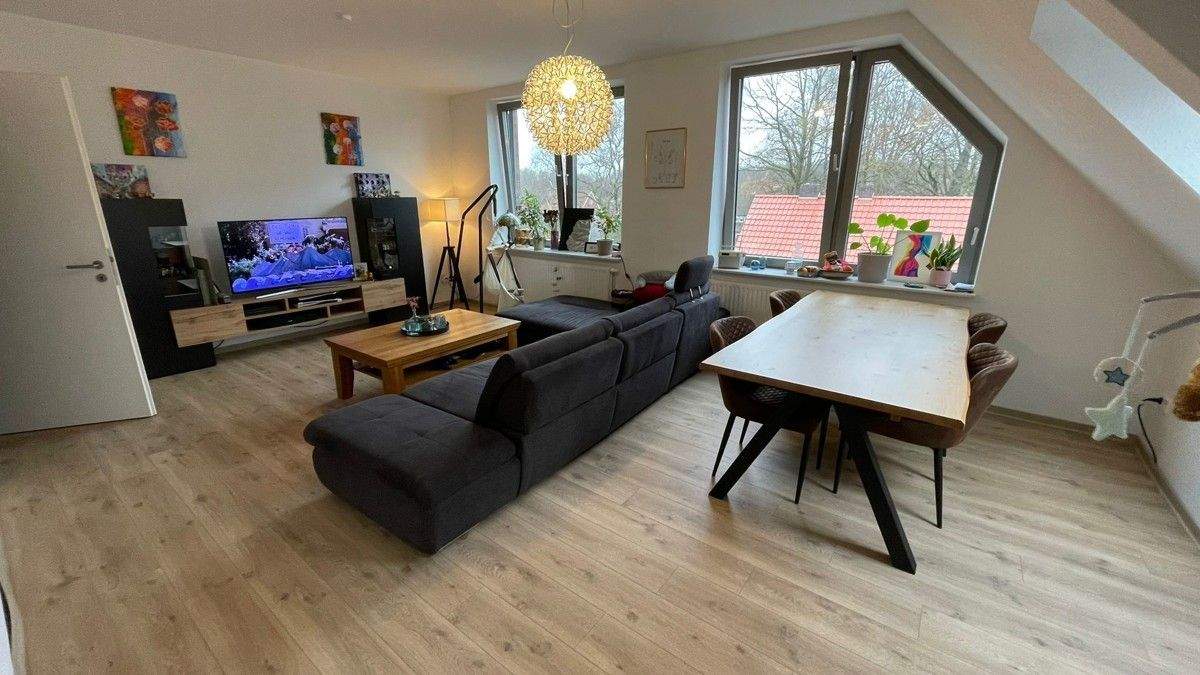 Thumbnail-Top gepflegte Oberwohnung mit Parkplatz und Fahrstuhl