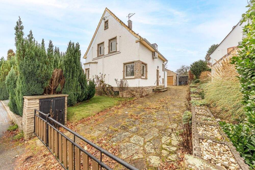 Thumbnail-Rarität im Dornröschenschlaf: freistehendes Einfamilienhaus in Dortmund- Syburg