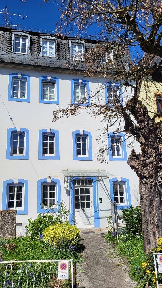 Thumbnail-Tolle, charmante 2 ZKB Wohnung mit Charme, Küche ausgestattet, Badewanne, Sprossenfenster& Keller.